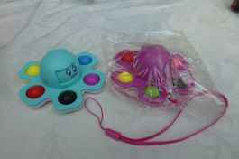 Jouet, anti-stress  Pop-it porte-clefs 2 pces neufs