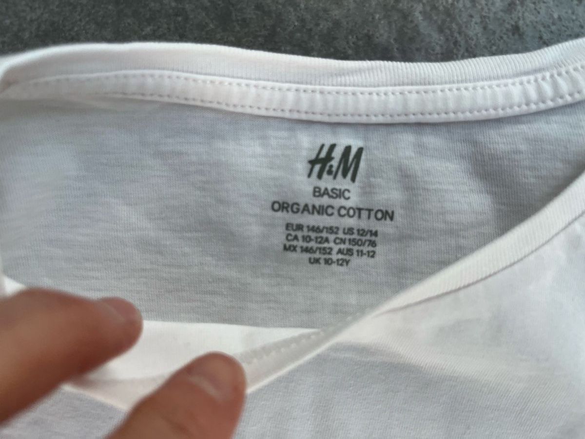 H&M Blouses, T-shirts & Tops: 2 T-Shirts 146/152 H&M – D'occasion à Wil ZH par Wonderwoman76 4