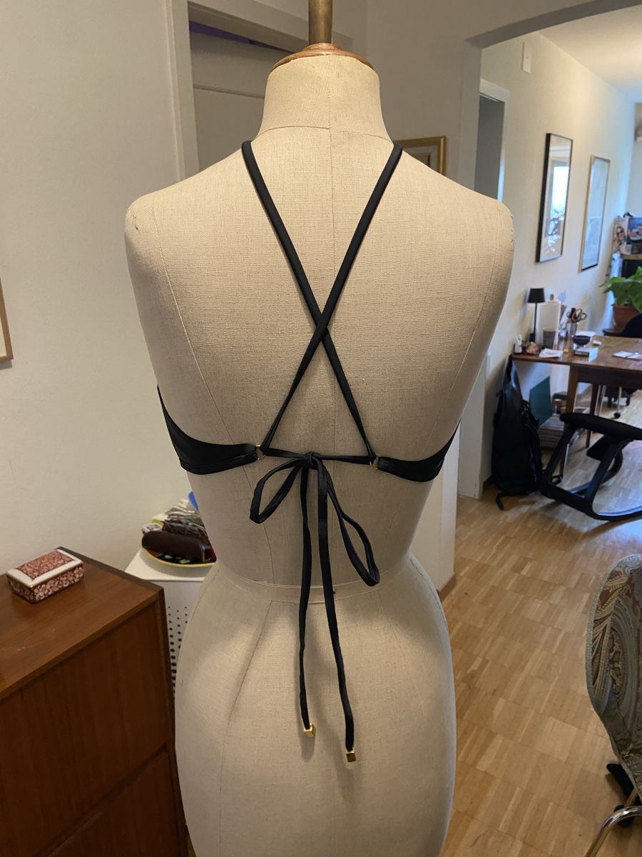 Costumi da bagno & Bikini: Bikini Oberteil  – Usato da Zürich venduto da Sixwieswell 2