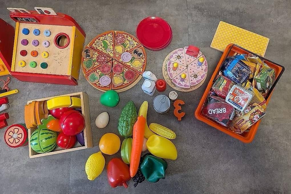 Giocattoli: Kinder Küche mit Werkbank – Usato da Altstätten venduto da Genzy56 2
