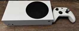 Xbox Serie S, peu servie, avec manette et carton d'emballage