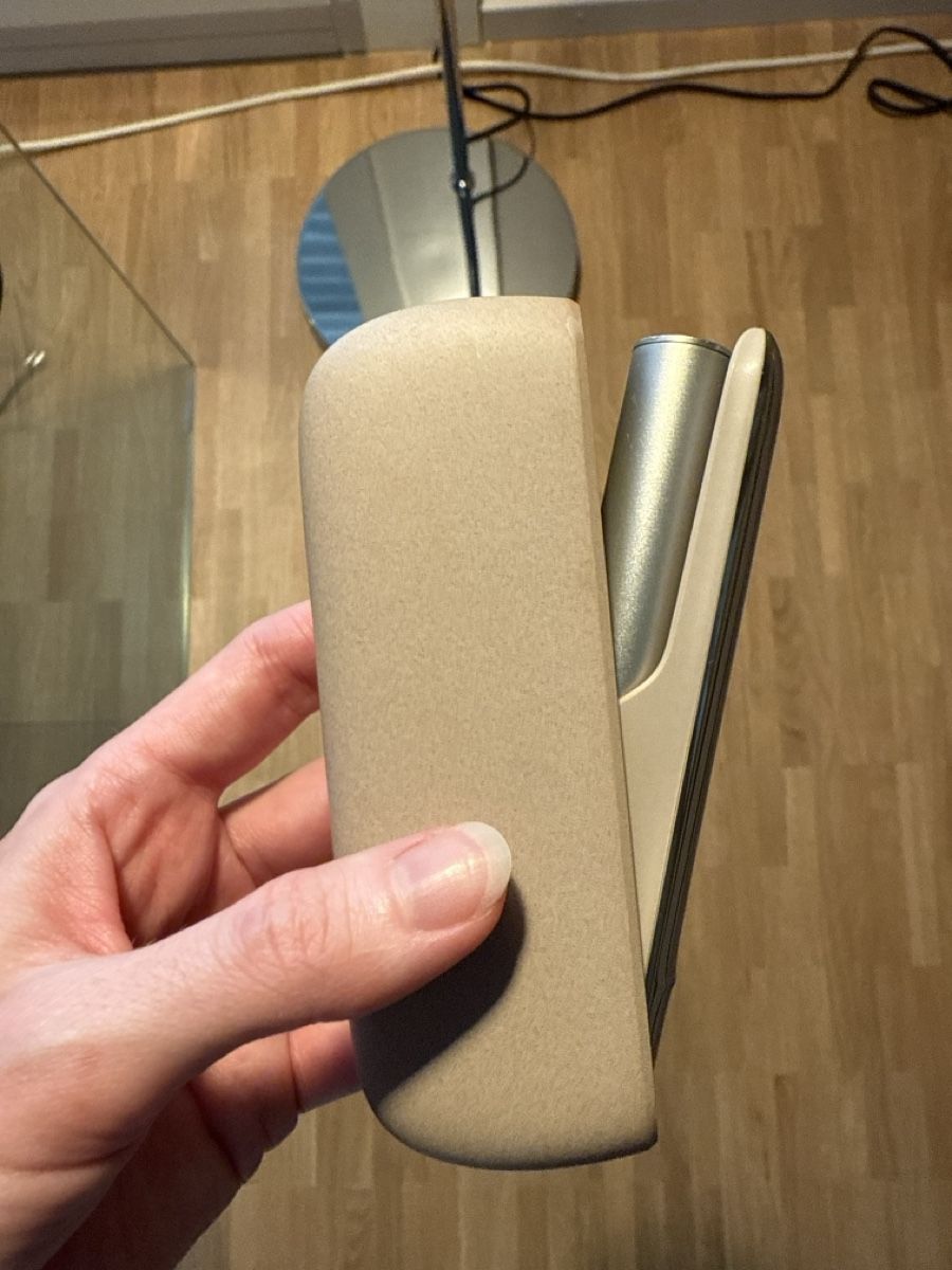 Iqos Altri Prodotti per fumatori: IQOS ILUMA (pebble beige) – Usato da Zürich venduto da Bianca111_ 3