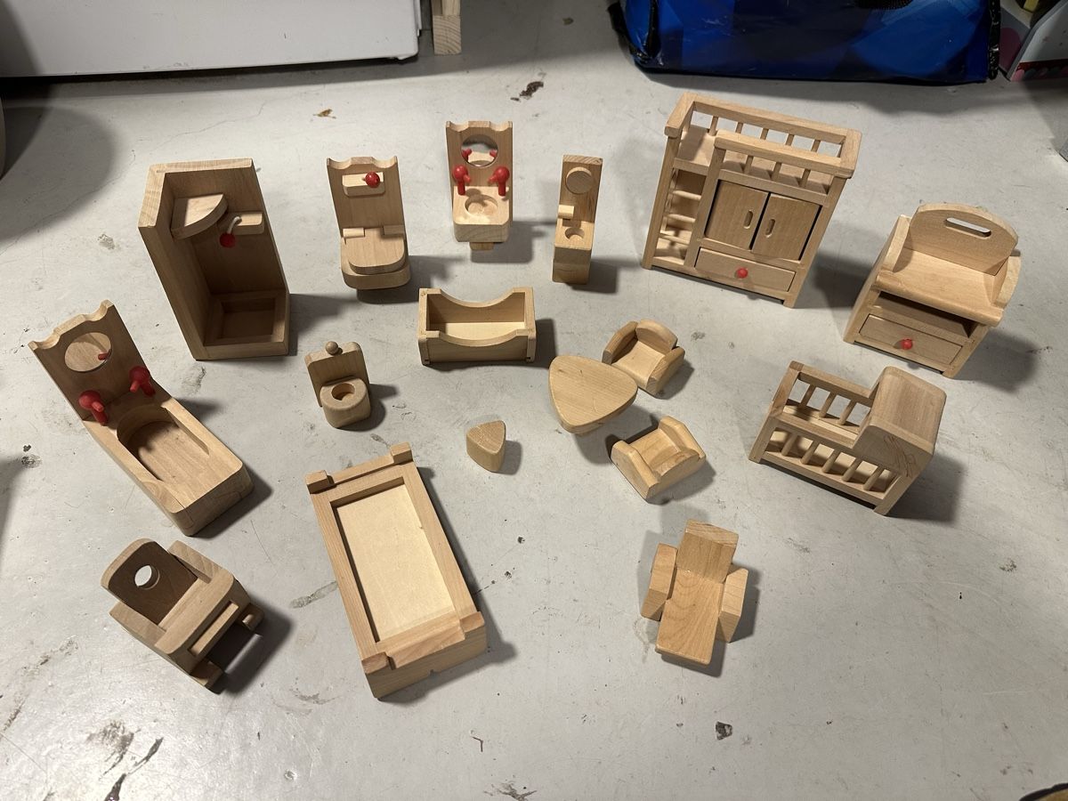Case e mobili per bambole: puppenhaus möbel – Usato da Landquart venduto da lumima