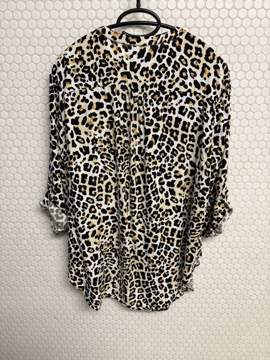 Camicette: Leichte Bluse mit Leo-Muster, Grösse M/L - Chic! – Usato da Basel venduto da ann_7w6q 7