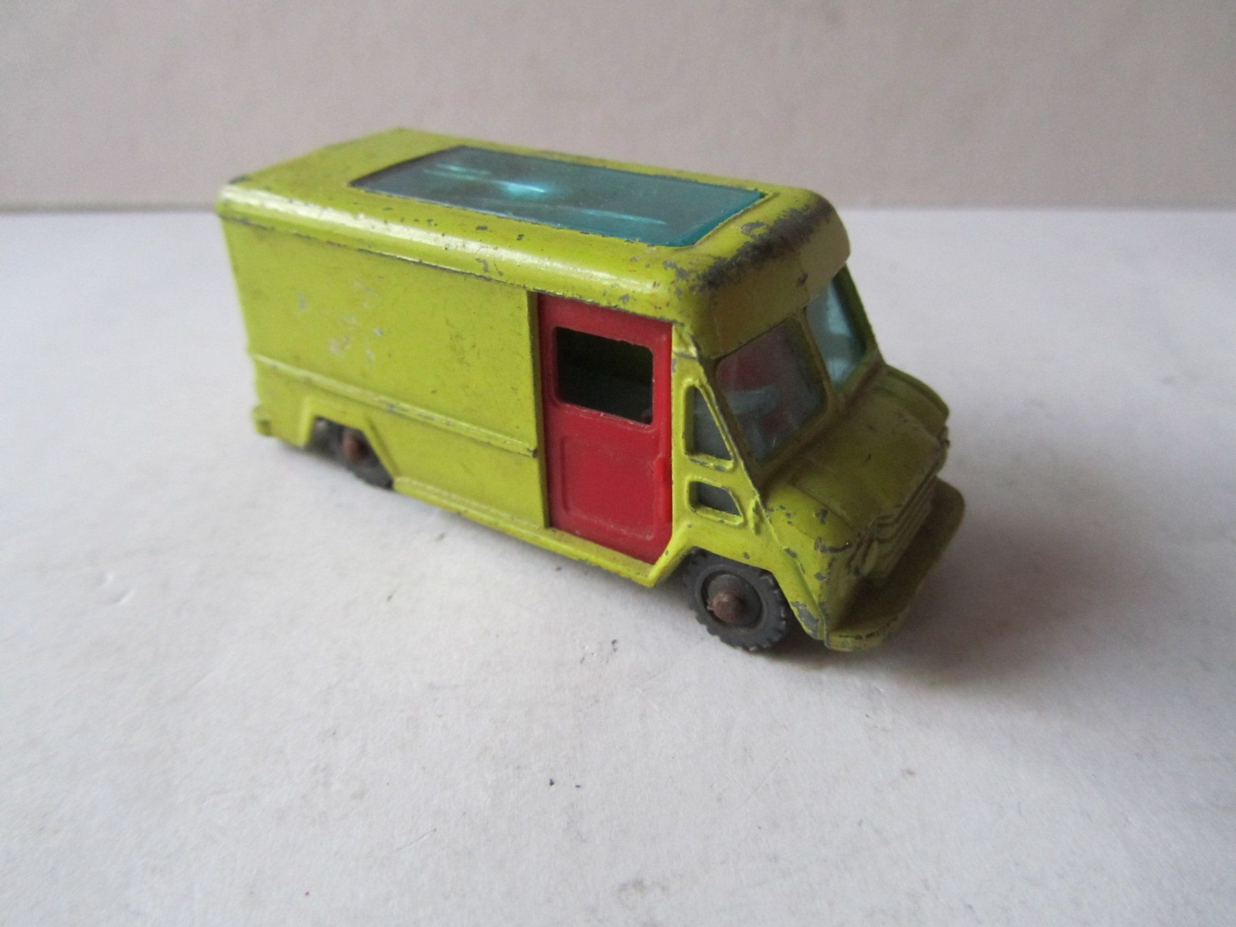 Modellautos: Commer Walk-Thru Van, Husky – Gebraucht aus Weiningen ZH von dietsch57 1