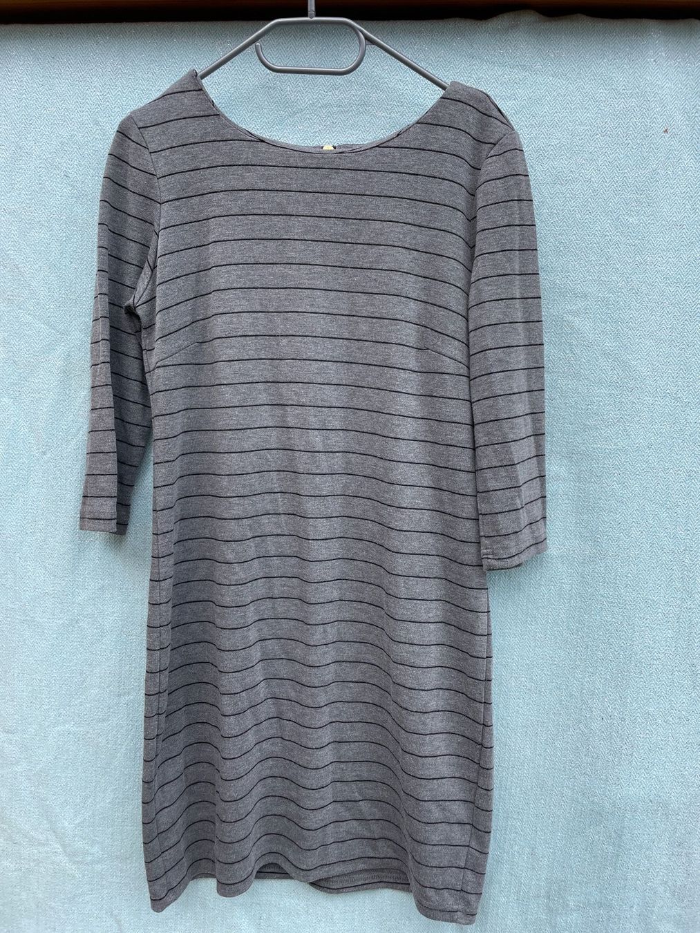 Vila Vestiti: Grau Gestreiftes VILA Jersey Kleid Gr. S – Usato da Frasnacht venduto da GracyStore