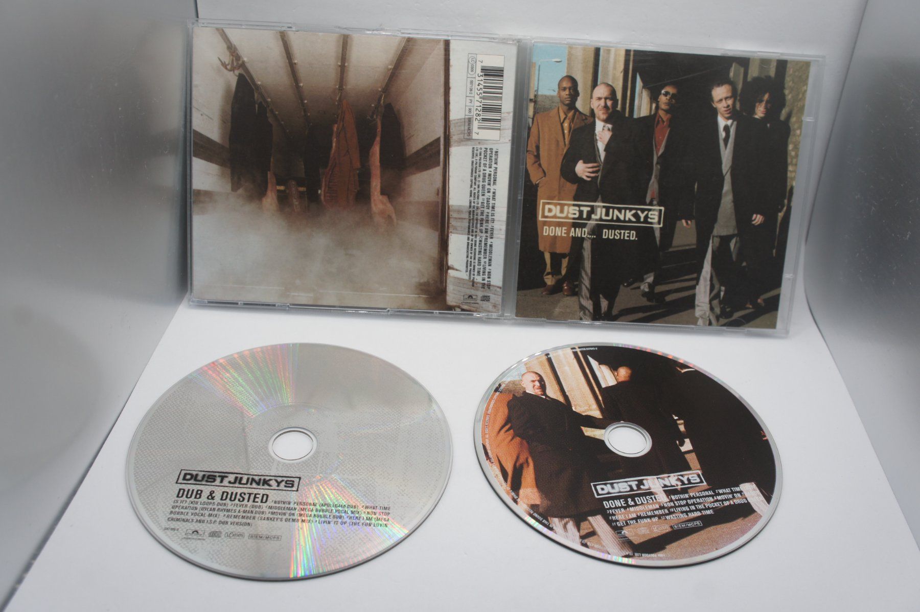 CD: 2 CD Dust Junkys ‎– Done And... Dusted. – Usato da Ernetschwil venduto da luisvonerni