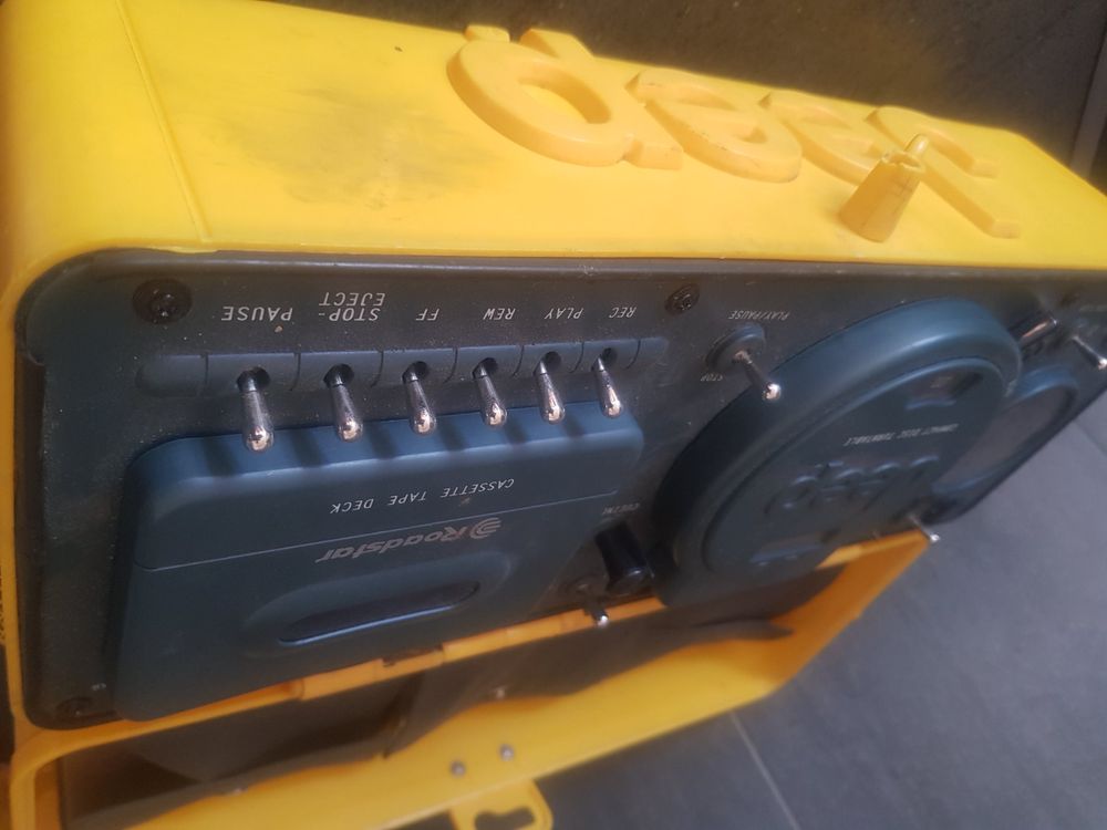 Vintage Jeep Roadstar Yellow Portable Boombox RCR 3800 Kaufen auf Ricardo