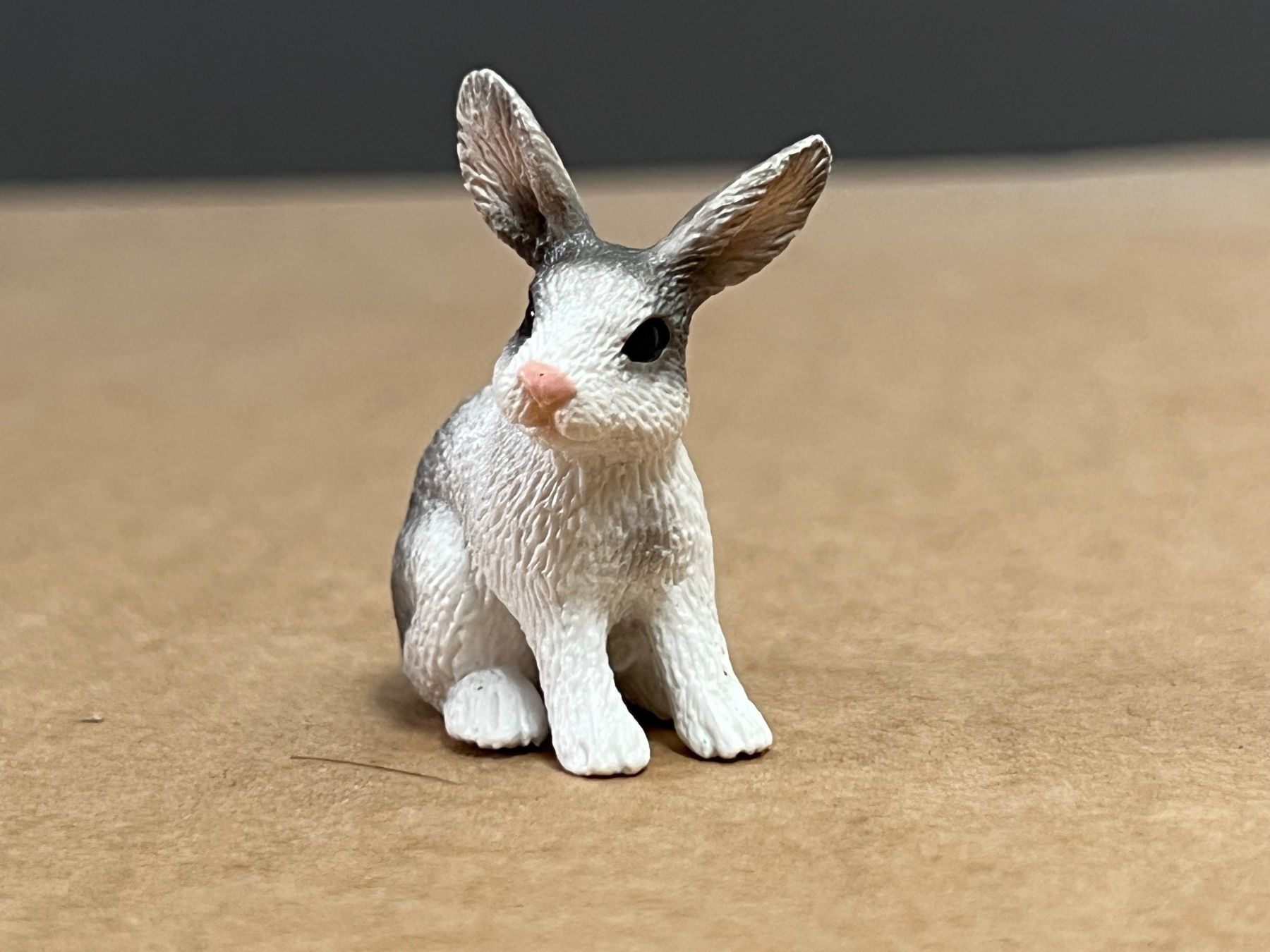 Schleich Statuette: SCHLEICH 13673 - Kaninchen, sitzend Hase – Usato da Ennetbaden venduto da mapa05 4