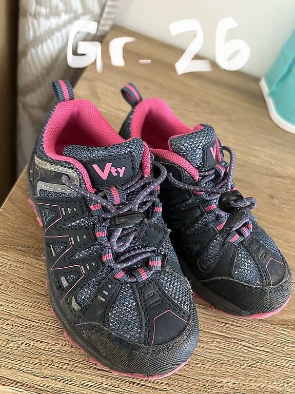 Chaussures garçon: Diverse Kinderschuhe  – D'occasion à Oberstocken par sui_d7tt 3