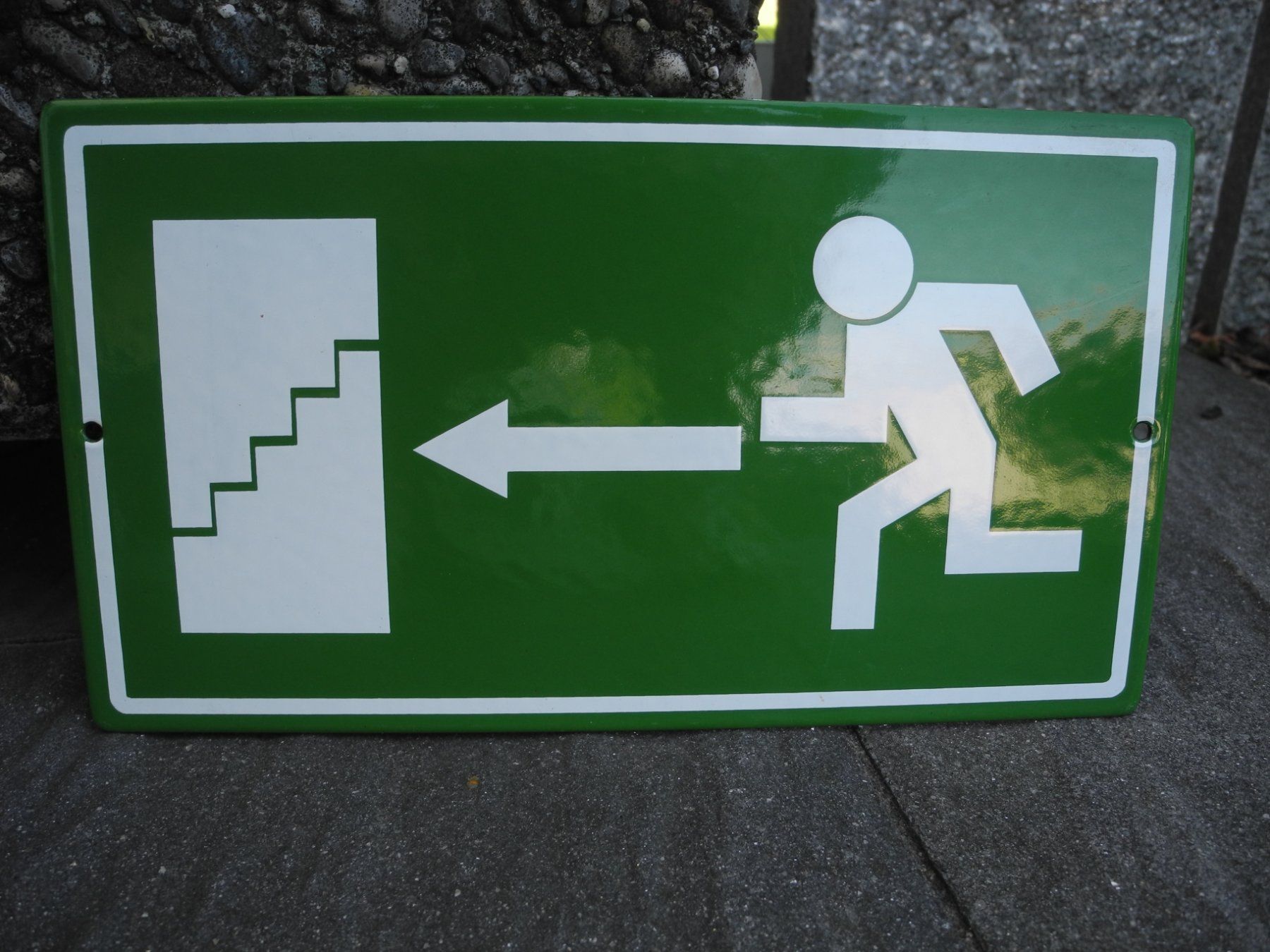 Insegne: FLUCHTWEG EMAILSCHILD – Usato da Reinach AG venduto da Huckleberrysix 4