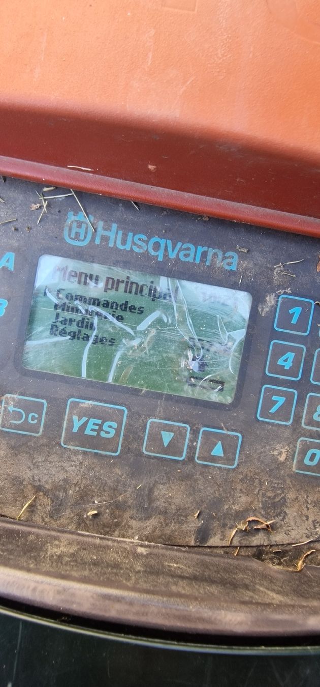 Husqvarna Tagliaerba: Robot de tonte Husqvarna Auto Mower 220AC – Difettoso da Oberschrot venduto da Menox_ 2