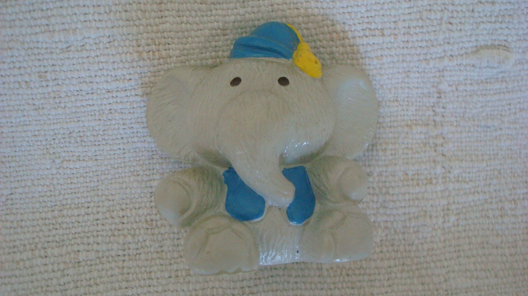 Bullyland Figurines: Elefant Dumbo Bully 1982  4,5 cm – D'occasion à Münchenstein par Pesci6