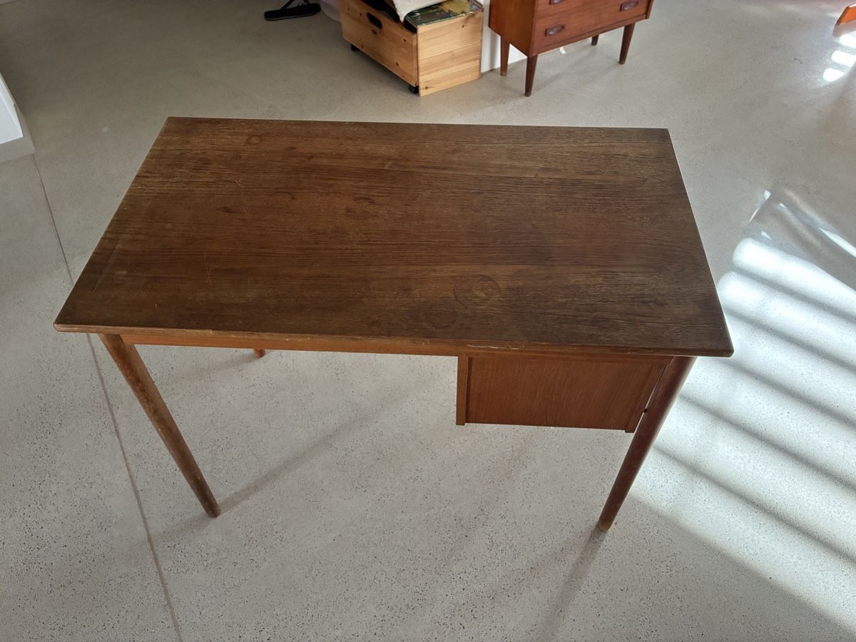 Schreibtische: Schreibtisch Mid-Century – Gebraucht aus Zürich von and_7n6d 1