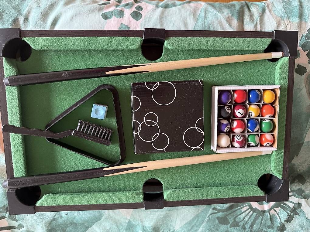 Spiele: Mini billard et mini patinoire sur Air – Gebraucht aus Petit-Lancy von geo_q6f7