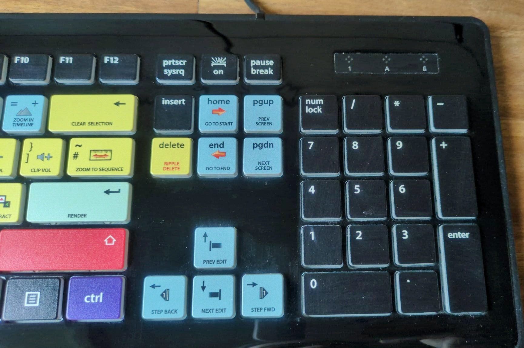 Tastiere: New EditorKeys Premiere Pro CC Backlit UK Keyboard – Nuovo (secondo la descrizione) da Langenthal venduto da YElektra 3
