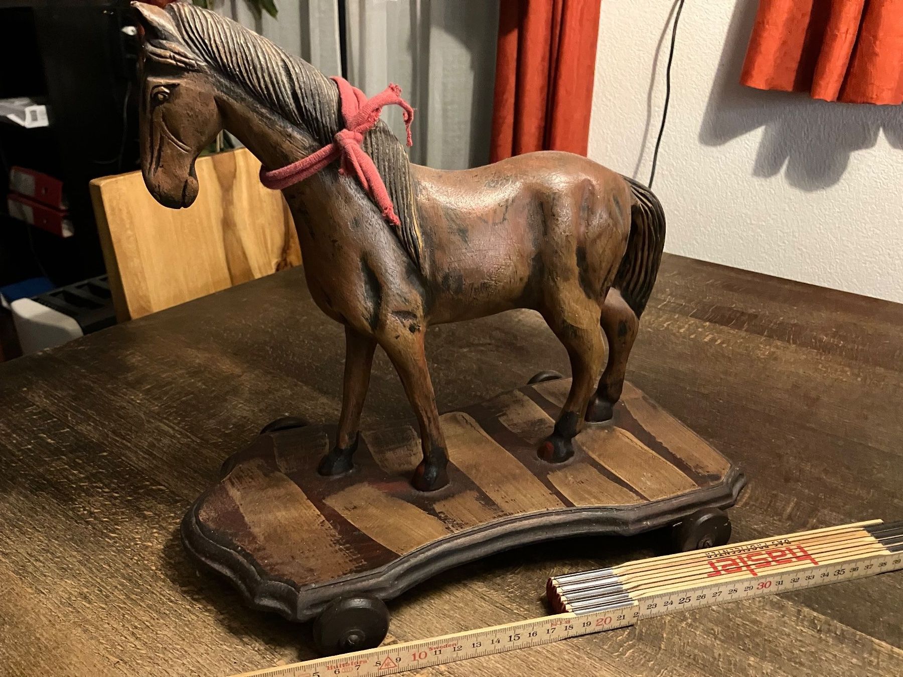 Statuette: Holzpferd auf Rollen – Usato da Zürich venduto da ylluw50 4