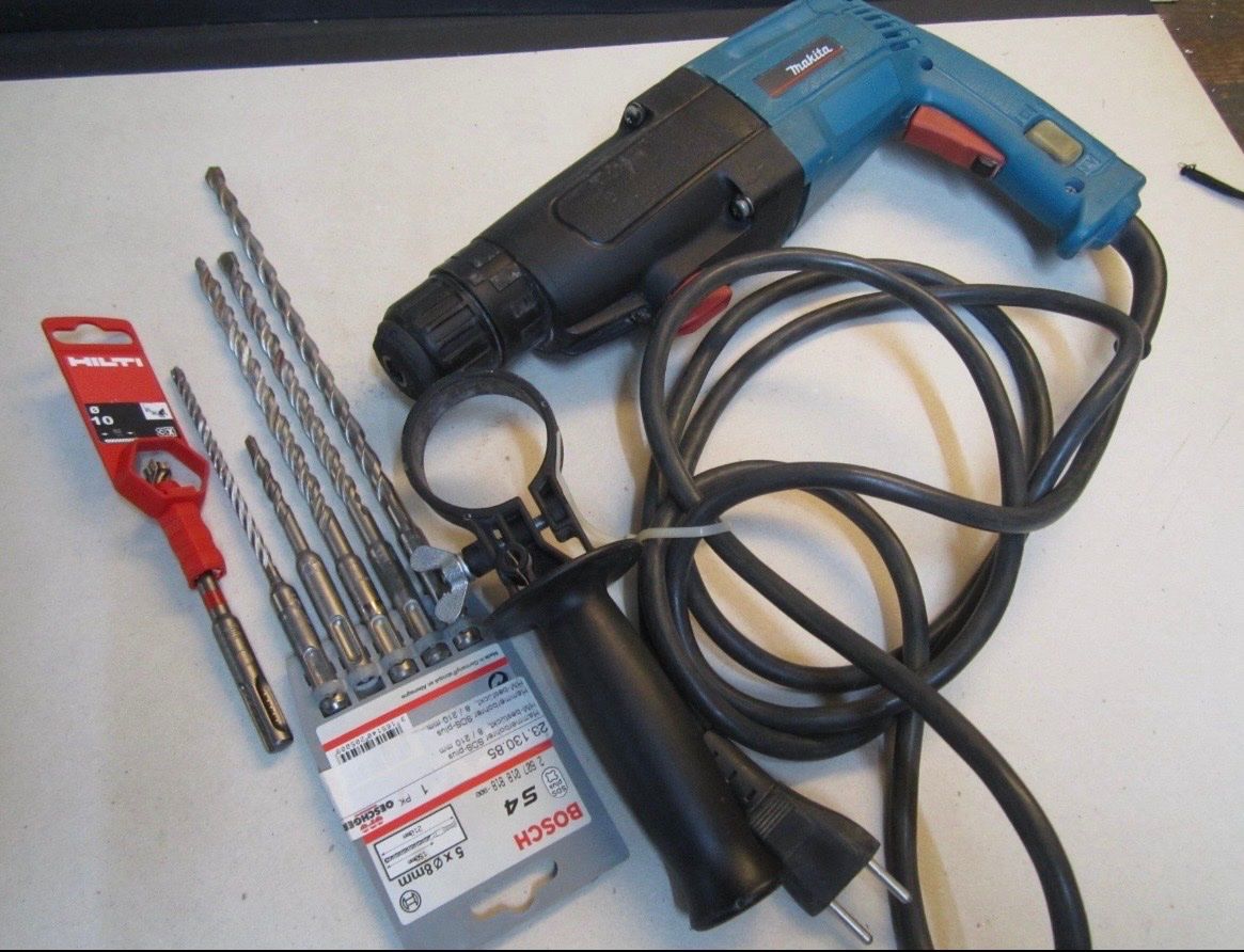 Makita Trapani: Makita Hammer Drill Used Condition – Usato da Niederrohrdorf venduto da Reisekai