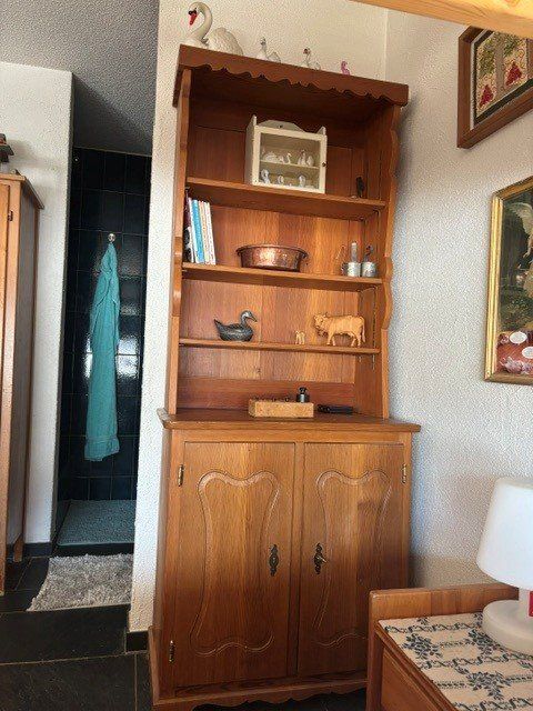 Credenze: Kleines Buffet/Gestell antik – Usato da Davos Platz venduto da moi_h6z5