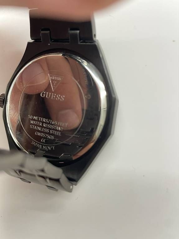 Uhren: Guess Uhr – Gebraucht aus Olten von 2Southpaw8 1