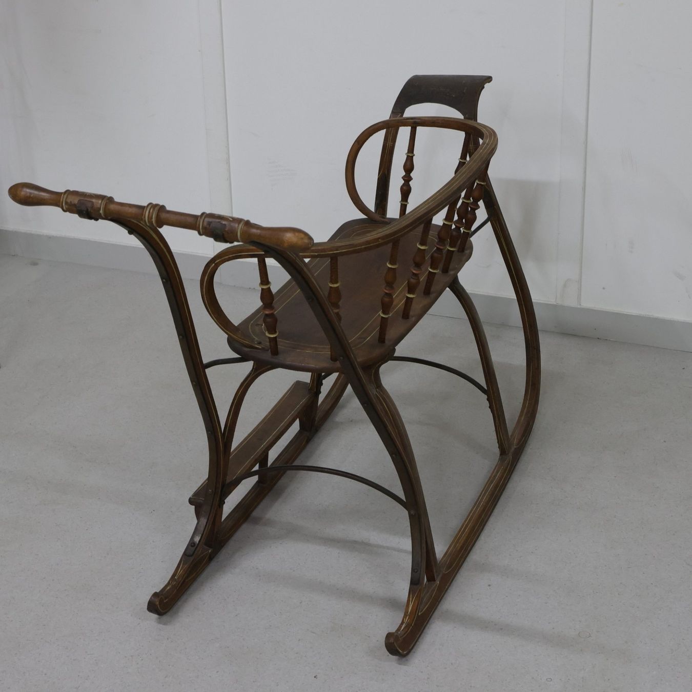 Gravures sur bois: Antiker Stosschlitten – D'occasion à Volketswil par brockipfannenstil 3