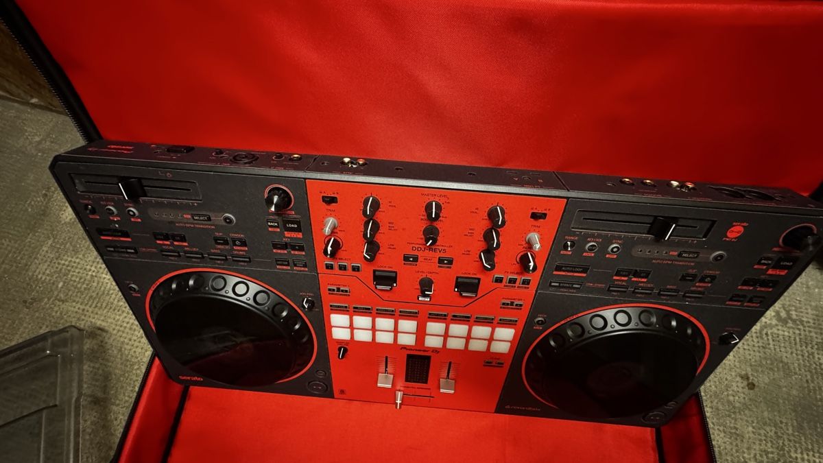 Systèmes de contrôle: DDJ-REV5  Controller  pioneer – D'occasion à Muttenz par gon_l2bc 1