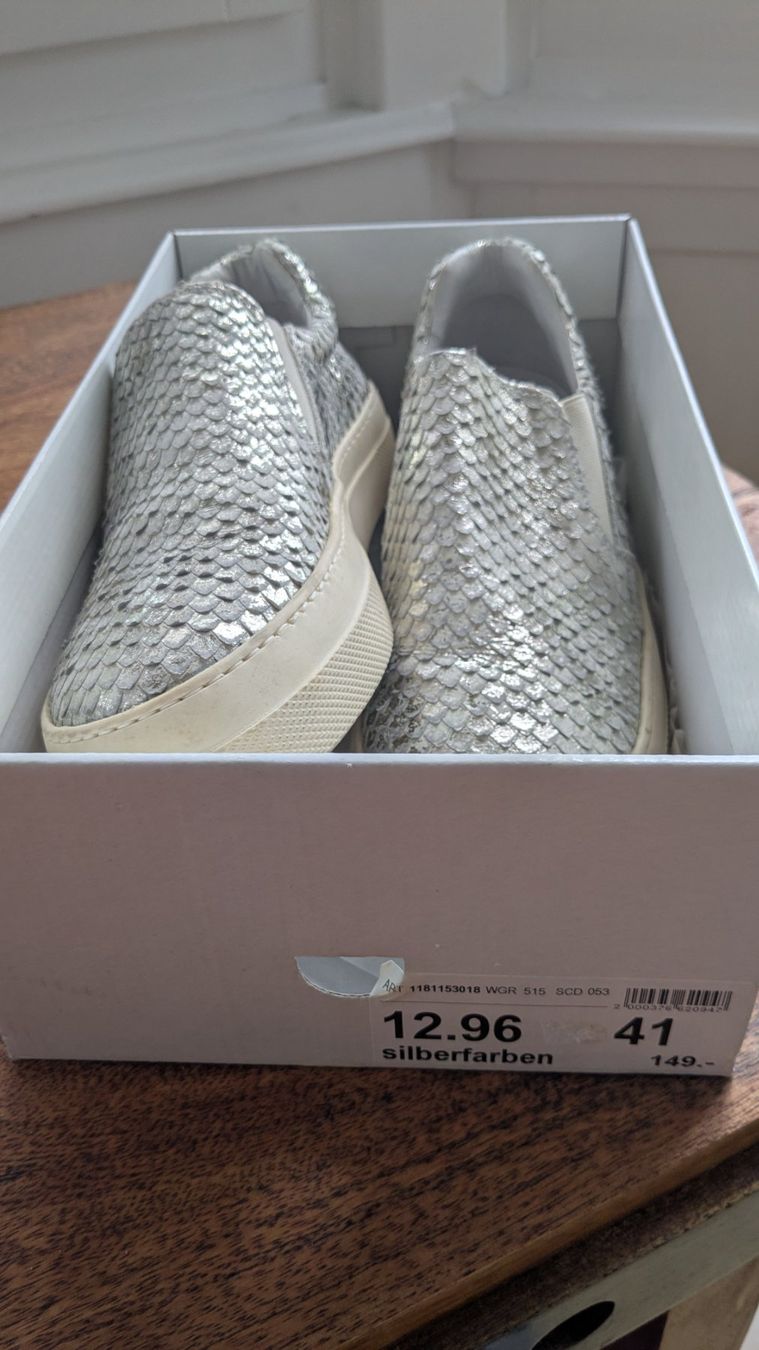 Scarpe da donna: Sneaker, Gr.41, silber und weiss, Globus, Schuppendesign – Usato da Zürich venduto da Rosensbach 3