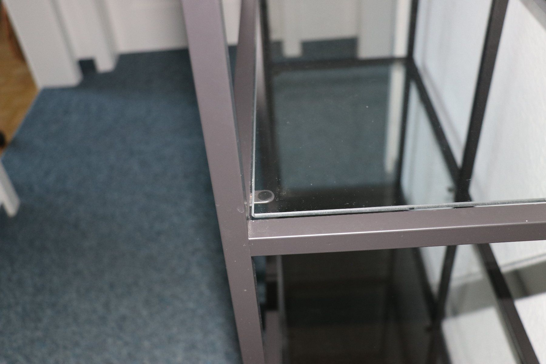 Scaffali: Regal Metall schwarz mit Glas – Usato da Wattwil venduto da Yakana 3