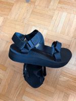 Teva Sandalen schwarz Grösse 36 Damen Plateau
