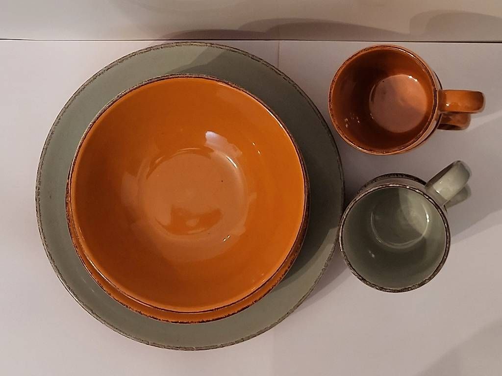 Set di piatti: Teller-, Schalen- & Tassen-Set – Usato da Frauenfeld venduto da J2456S 1