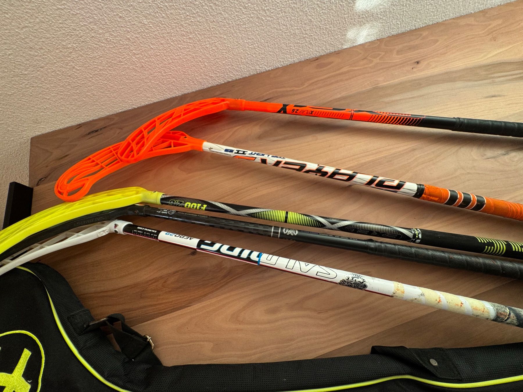 Unihockey: Unihockeyschläger Set inklusive Tasche – Usato da Kestenholz venduto da cvx_889vv 4
