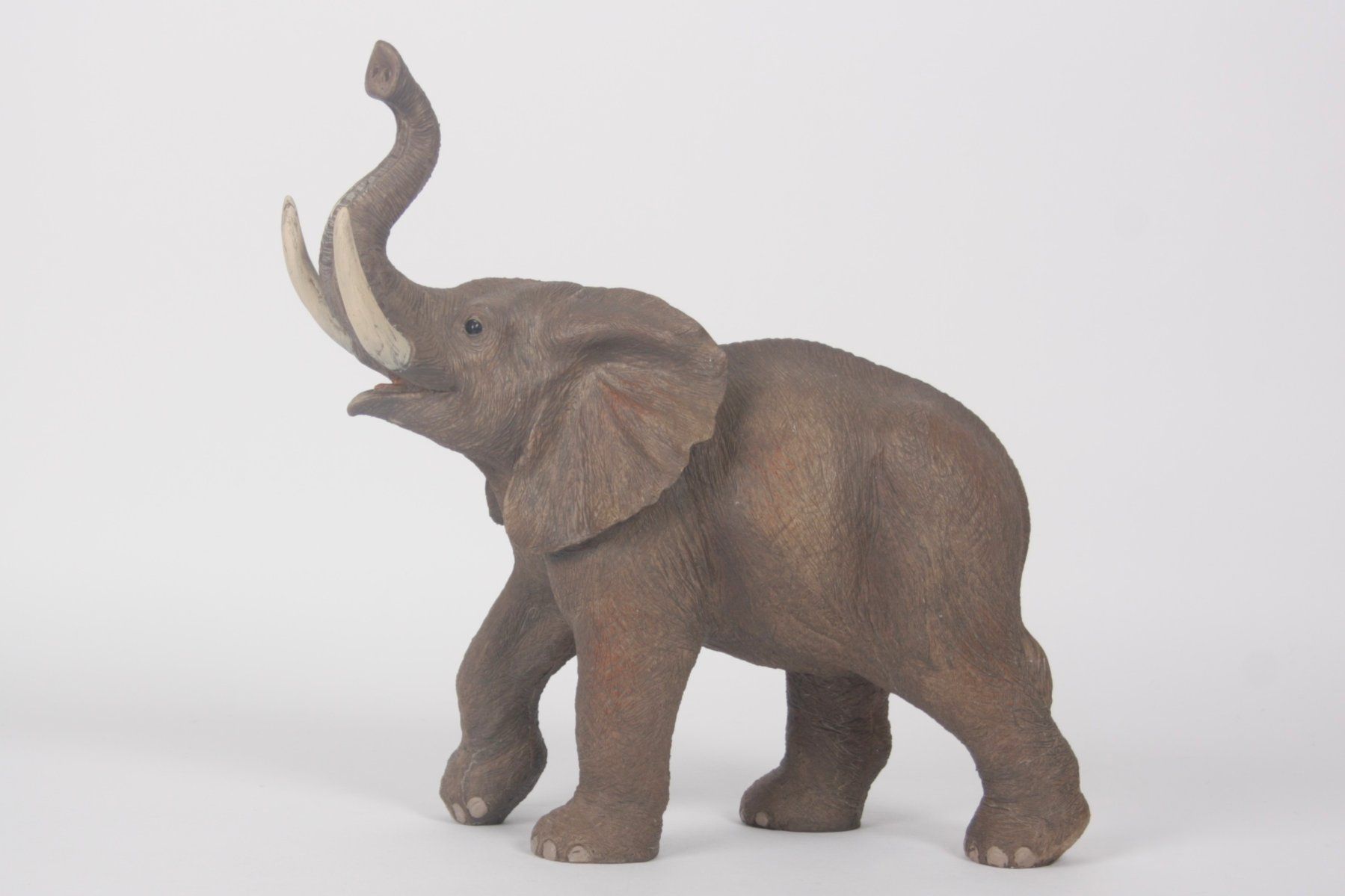 Figuren: Afrikanische Elefanten Statue – Gebraucht aus Zollikofen von Restwert_Zollikofen 1