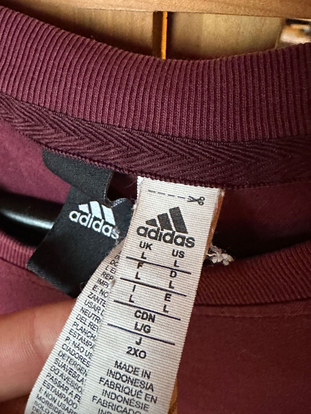 Adidas T-shirt: Adidas Bordeau T-shirt – Usato da Villars-Burquin venduto da Iliasso 1