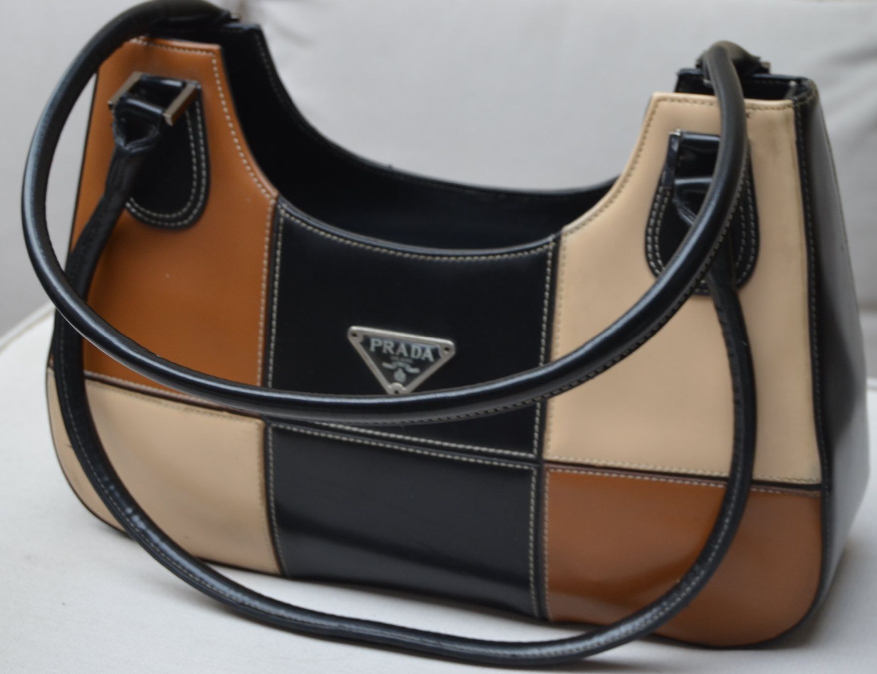 Prada Taschen für Damen: Prada Tasche / sac – Gebraucht aus Collonges von arashee 1