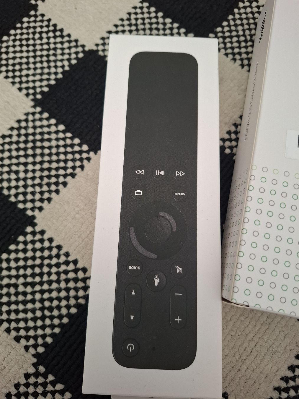 Cover & Protezioni schermo: apple tv box – Nuovo e nell'imballaggio originale da Luzern venduto da s.teffi 3