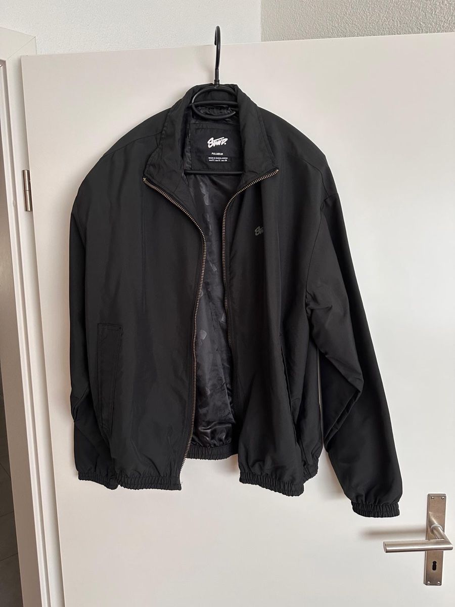 Pull&Bear Giacche: Pull&Bear Übergangsjacke, Schwarz, Grösse S, Top Zustand! – Nuovo (secondo la descrizione) da Dintikon venduto da 2ndhandcloset