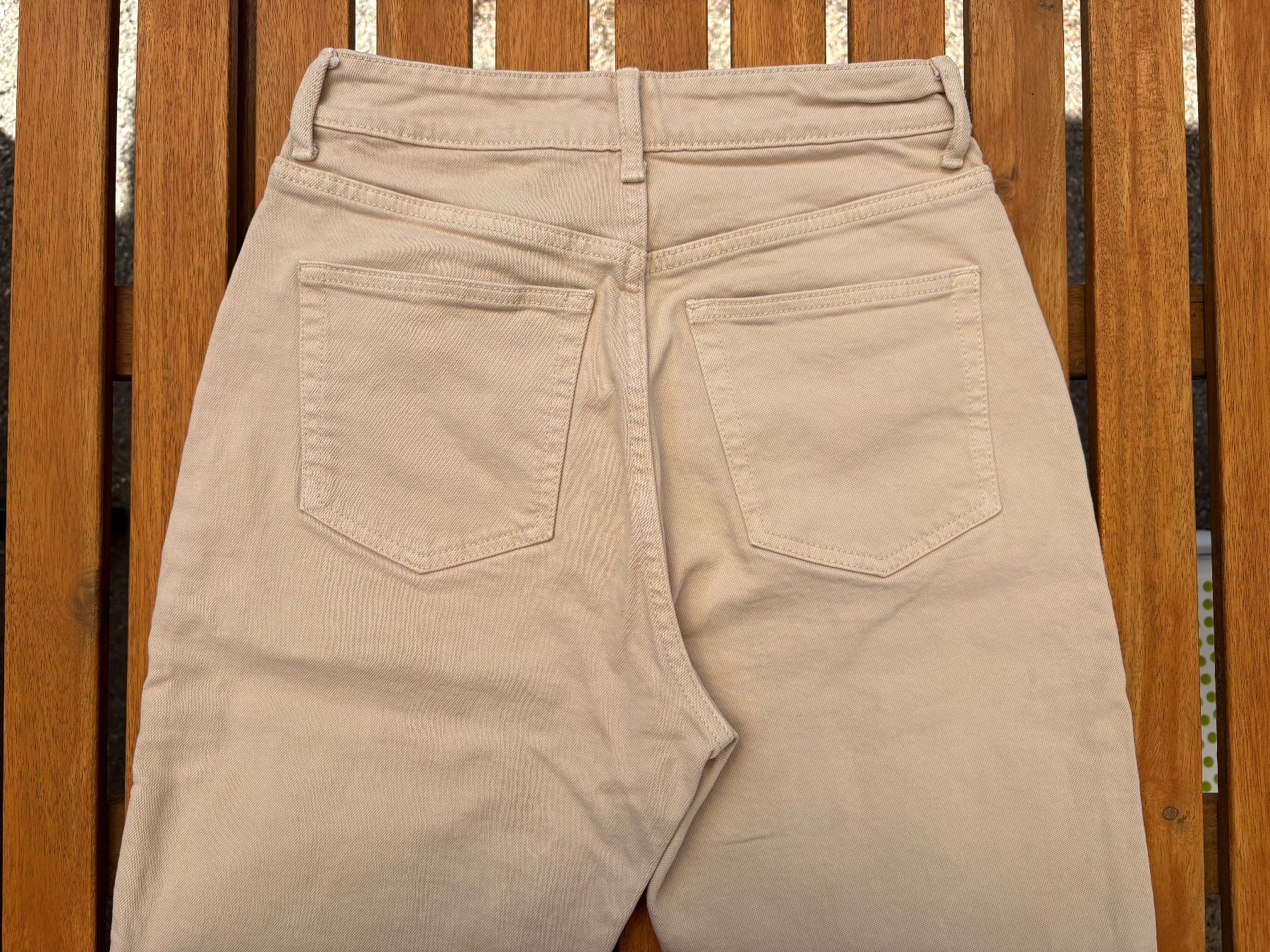 H&M Jeans: Damenjeans H&M 38 beige – Usato da Oensingen venduto da Chicotus 3
