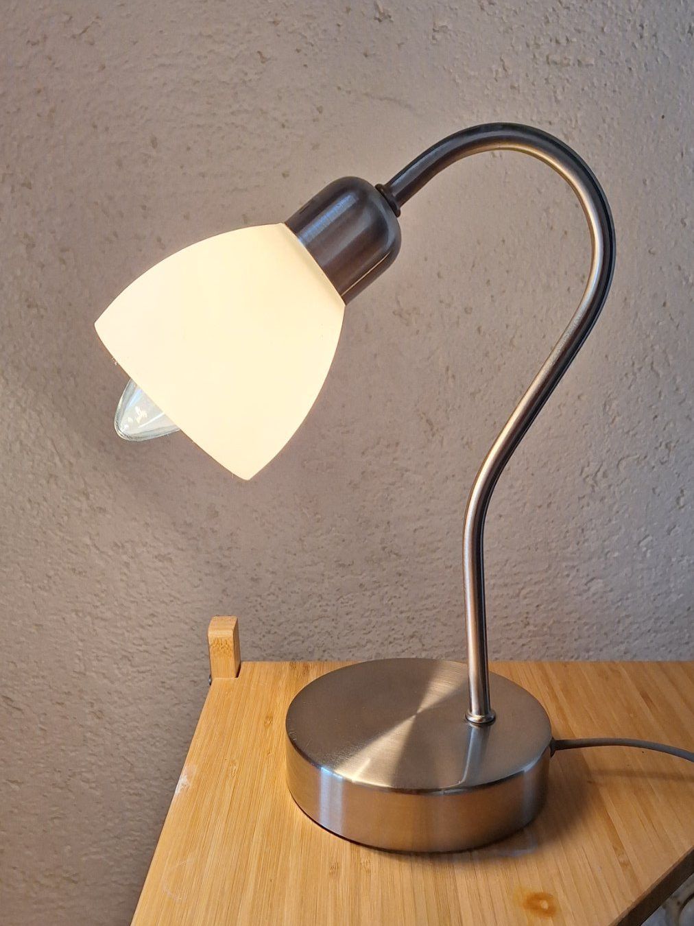 Lampen: Tischlampe/Nachttischlampe mit Touchfunktion – Gebraucht aus Dornach von majo8689 1