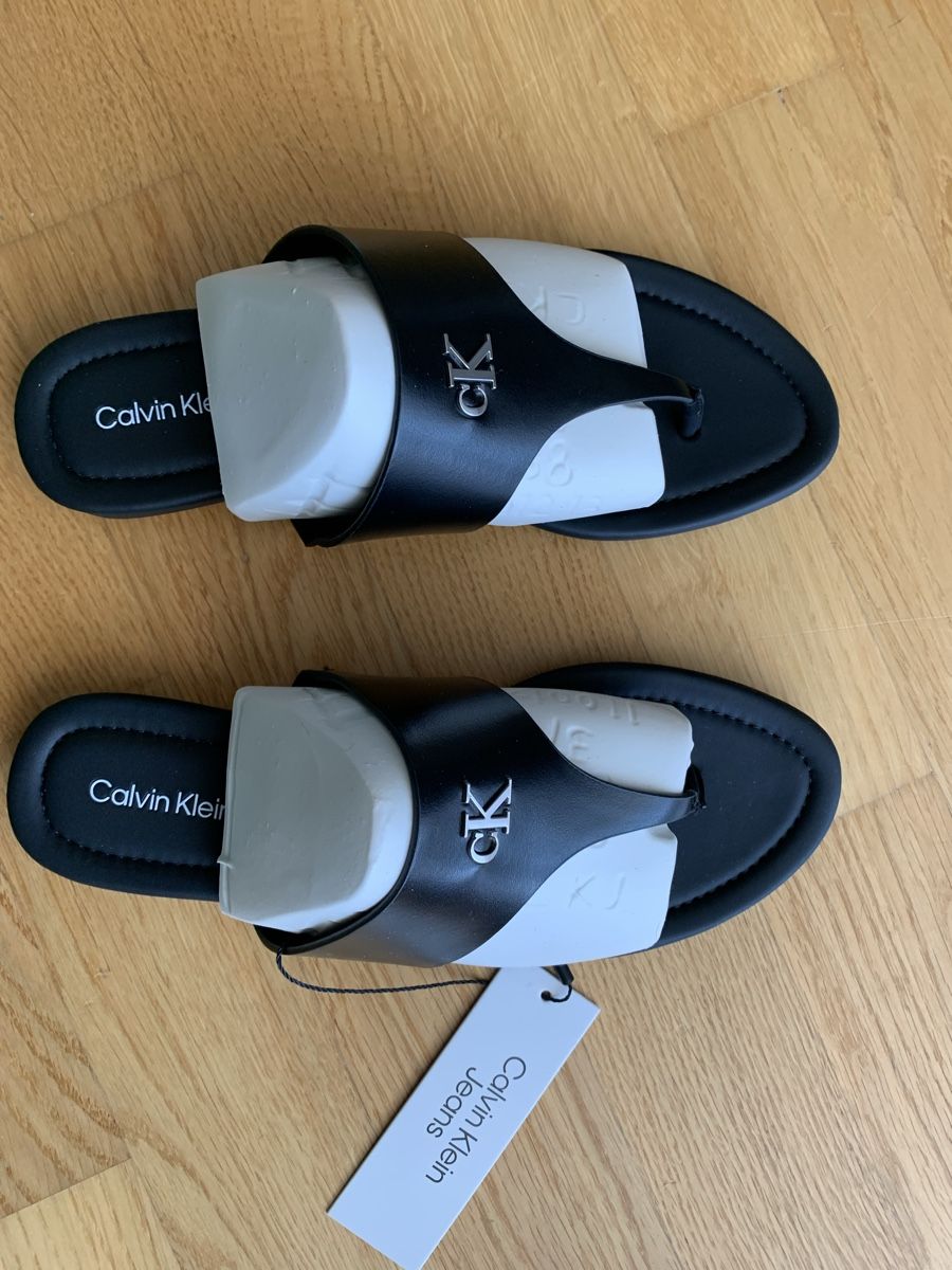 Calvin Klein Damenschuhe: Calvin Klein Sandale, Flip-Flops – Neu und originalverpackt aus Dübendorf von bambus01 1