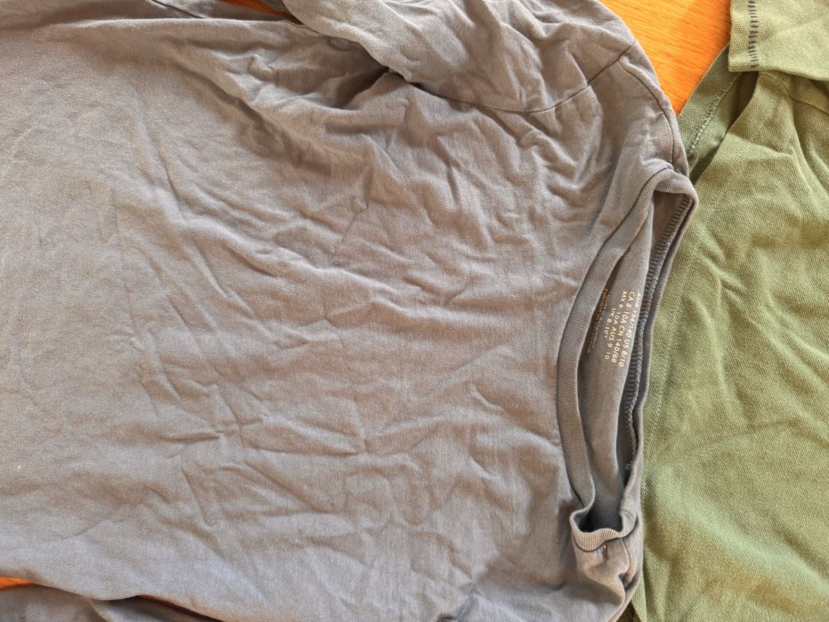 Maglioni & Felpe: 4 Langarmshirts 134/140 – Usato da Wädenswil venduto da dorodi 2