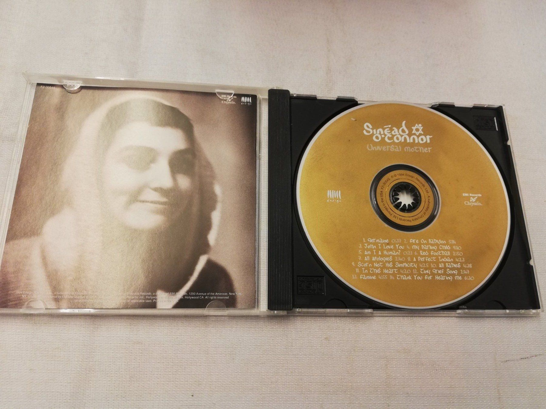 CD: SINÈAD O'CONNOR - UNIVERSAL MOTHER – Usato da Bern venduto da Vinylsound.ch 2