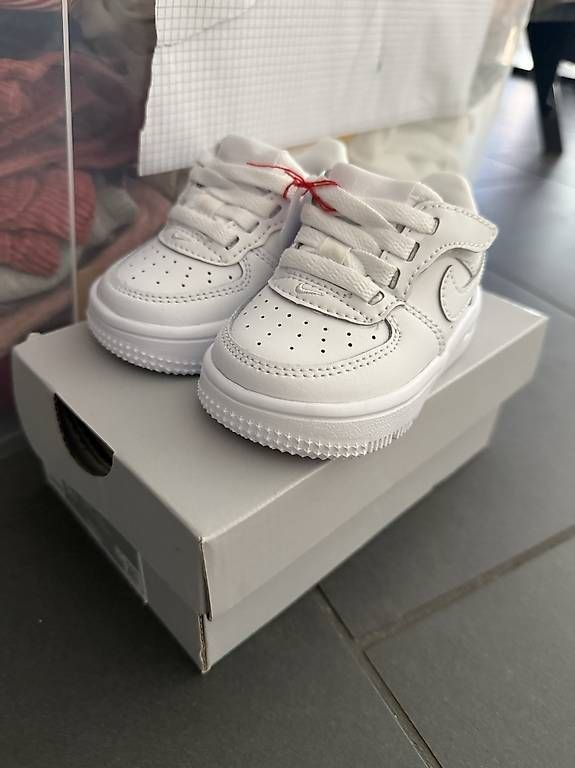Schuhe für Jungen: Kinderschuhe Nike  – Neu und originalverpackt aus Birr von van_8xz2 1