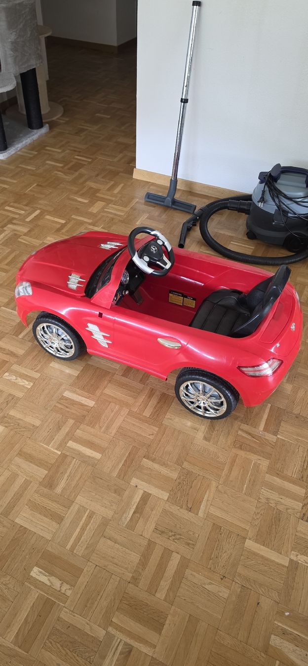 Veicoli per bambini: Rotes Mercedes-Benz Kinderauto – Usato da Zürich venduto da Abrar123 4