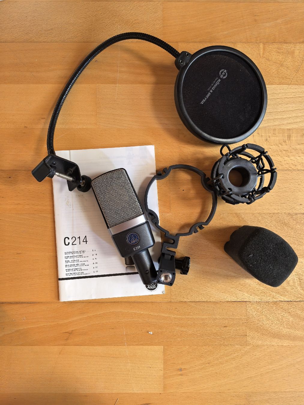 Akg Microfoni: AKG C214 Grossmembran-Kondensatormikrofon – Usato da Hausen am Albis venduto da MatthiasCamenisch