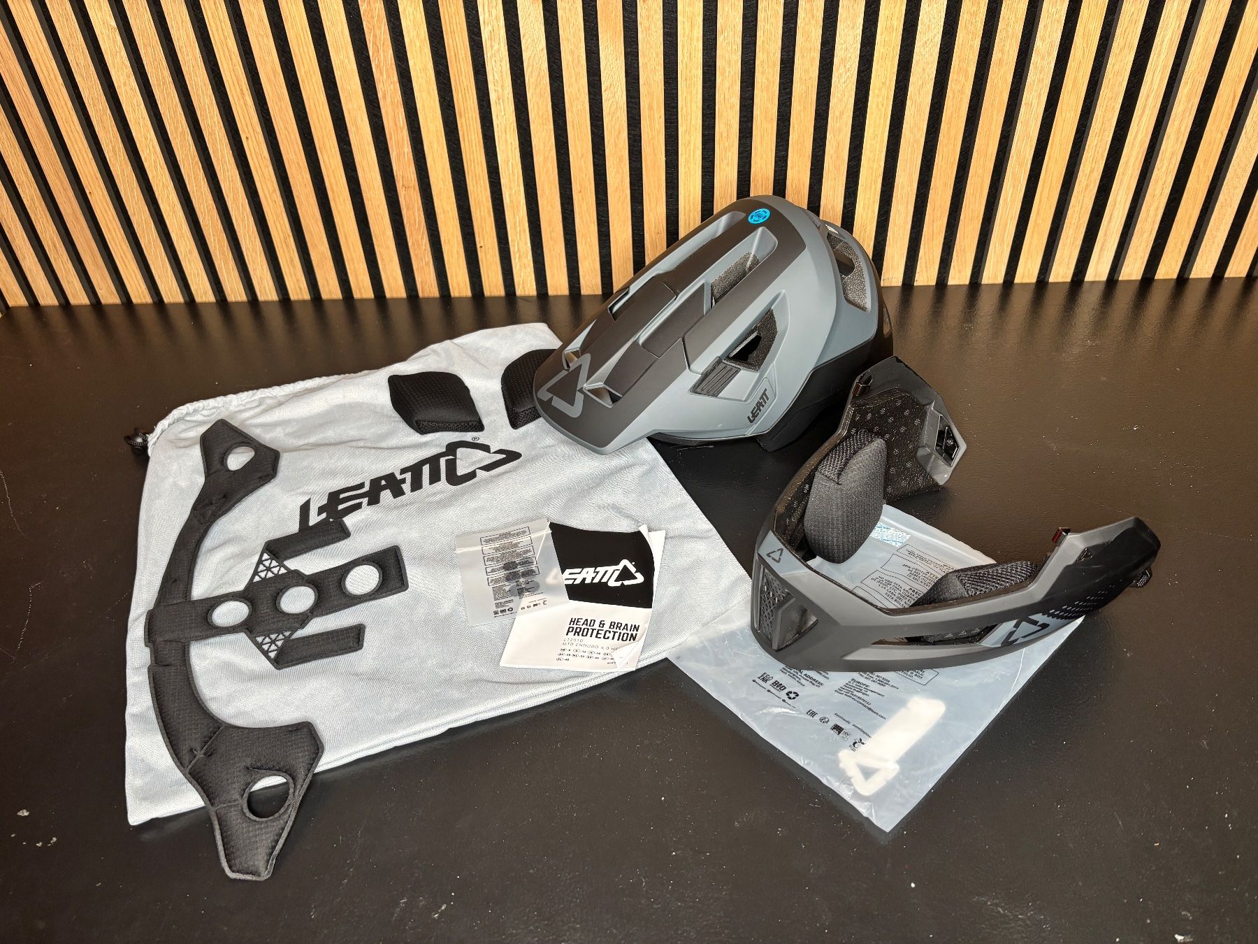 Leatt Caschi: Leatt MTB-Helm - Enduro 4.0 - Gr. 59-63cm – Nuovo e nell'imballaggio originale da Schaffhausen venduto da markk23 1