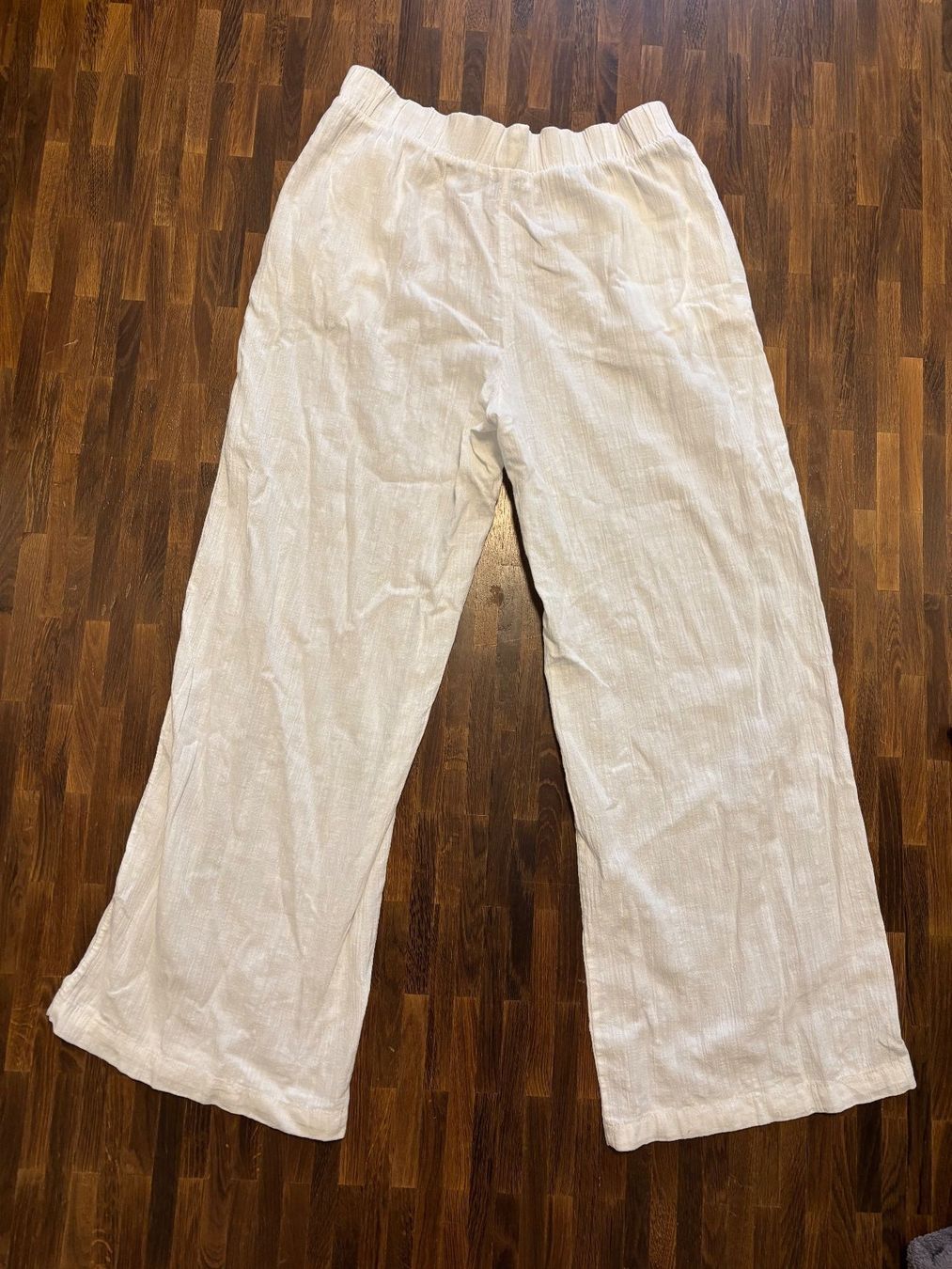Pantaloni: Sommerliche Leinenhose, creme-weiss, Gr. M – Usato da Hinwil venduto da liviipivii 1