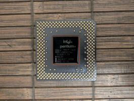 Intel Pentium MMX 166 Socket 7 Tillamook SL2ZX