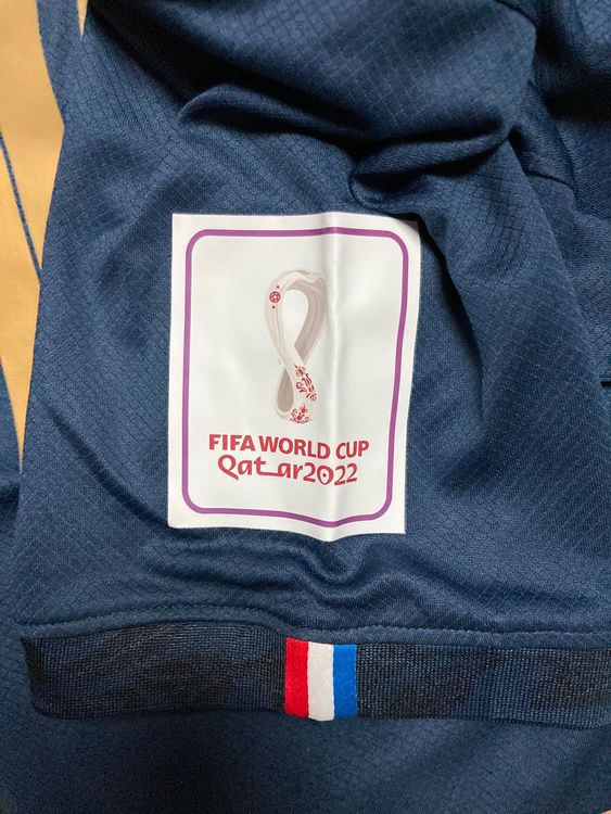 Kit Flocage MBAPPE #10 Or Maillot France FFF + Patch QATAR 2022 monde FIFA UEFA
