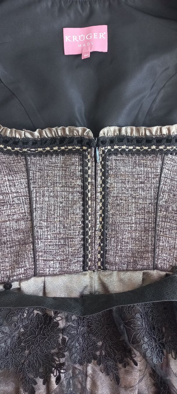 Kostüme: Krüger Dirndl mit Bluse – Neu (gemäss Beschreibung) aus Grüningen von selinasearching 2