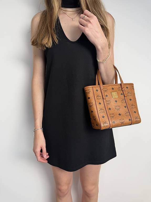 Taschen für Damen: Original MCM Visetos Mini Shopper mit Schulterriemen – Gebraucht aus Zürich von leo_muerle 2